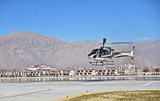 直升机环游西藏_直升机俯瞰圣城拉萨_往返羊湖/纳木错
